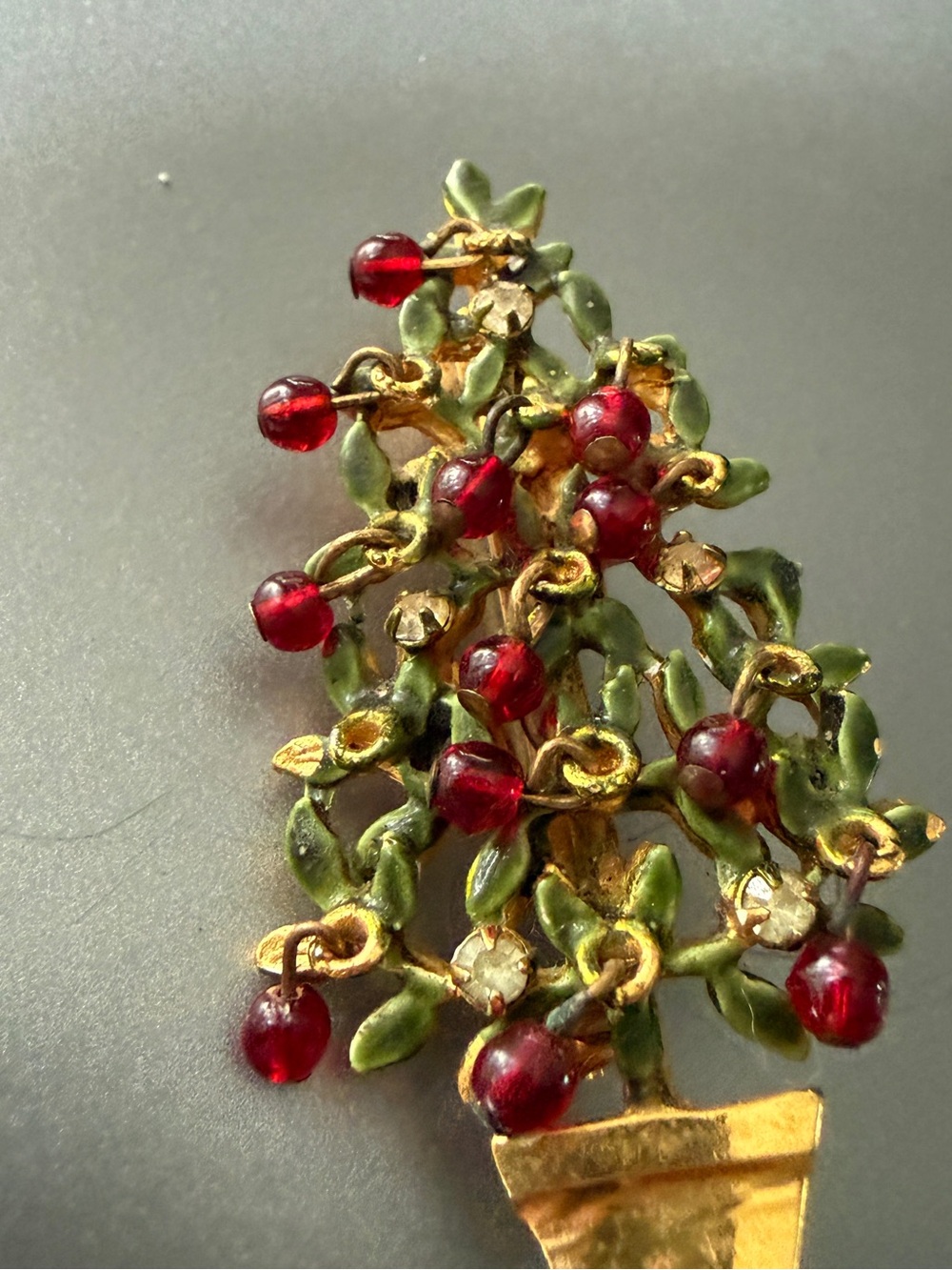 Vintage Original by Robert Christmas Tree Brooch Flaw